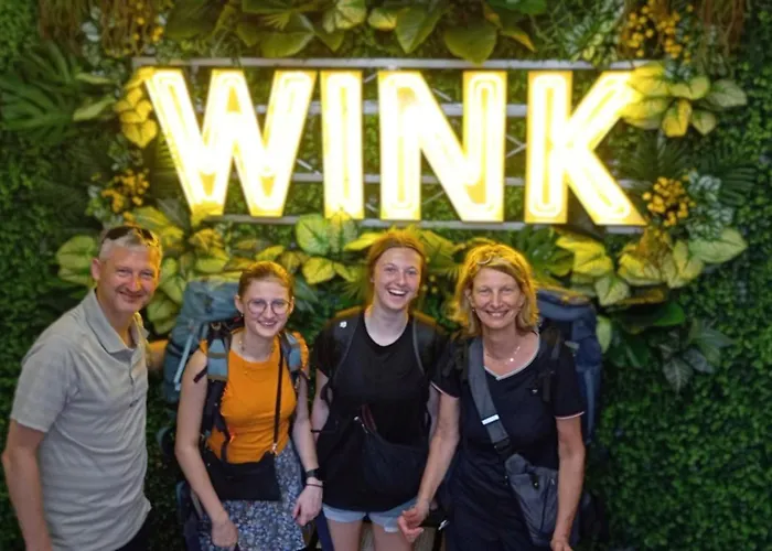 Wink At Upper Cross Street